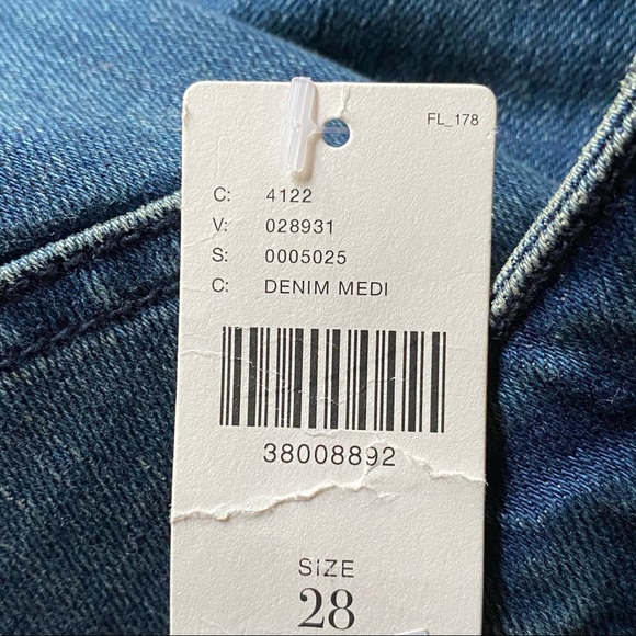 NWT Pilcro Braided Leather Pocket Detail Flare Leg Jeans, 28 - Picture 14 of 15